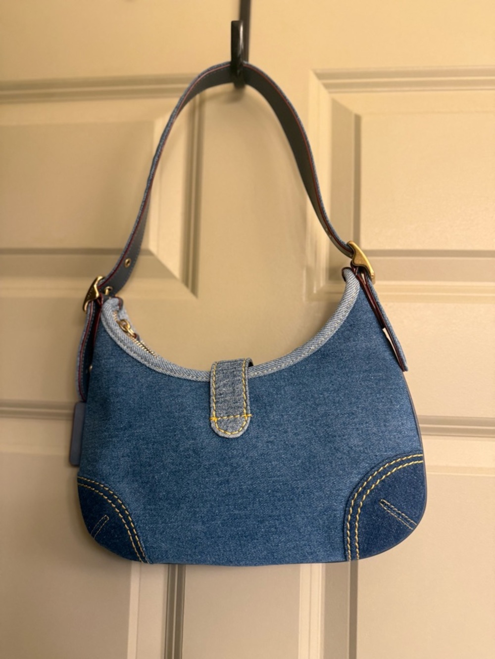 AUTHENTIC Coach - Denim Hamptons Hobo Bag - Picture 2 of 3